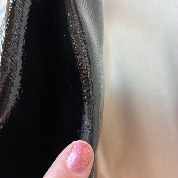 Guess Pebbled Patent Leather Purse - Picture 8 of 8